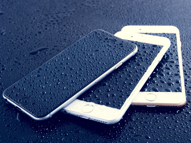 Featured image for The Splashy World Of Smartphone IP Ratings: Waterproofing And Dustproofing Your Device
